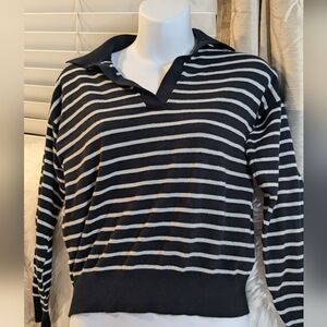 Tahari Black and White Stripes V-Neck Collar Sweater sz.M